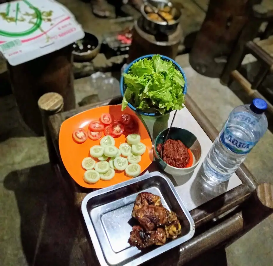 Orange Kost Pak Edi