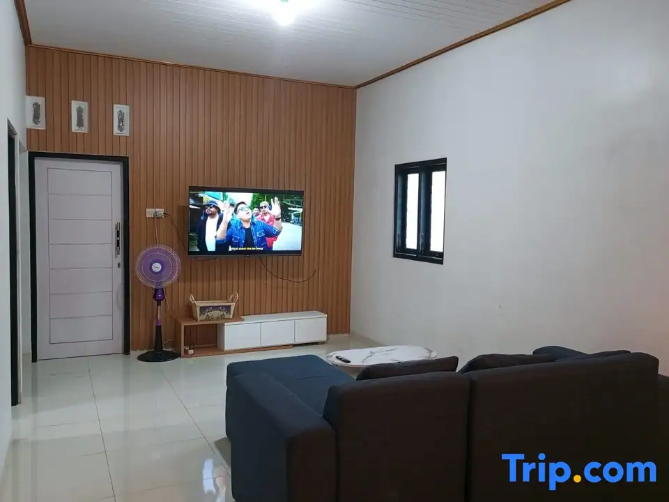 Gemi Homestay Magelang - Two-Bedroom House