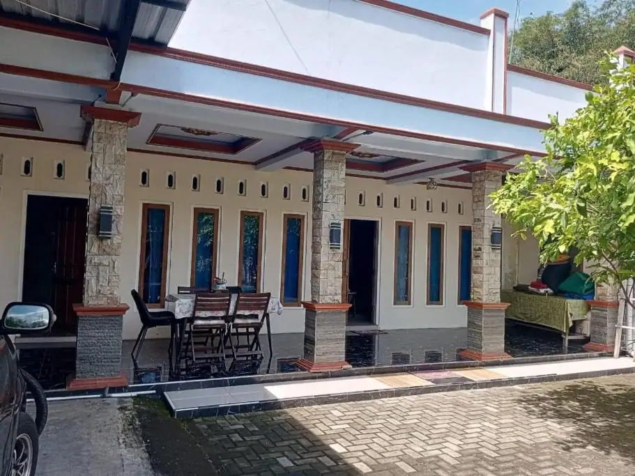 Griya tee homestay syariah