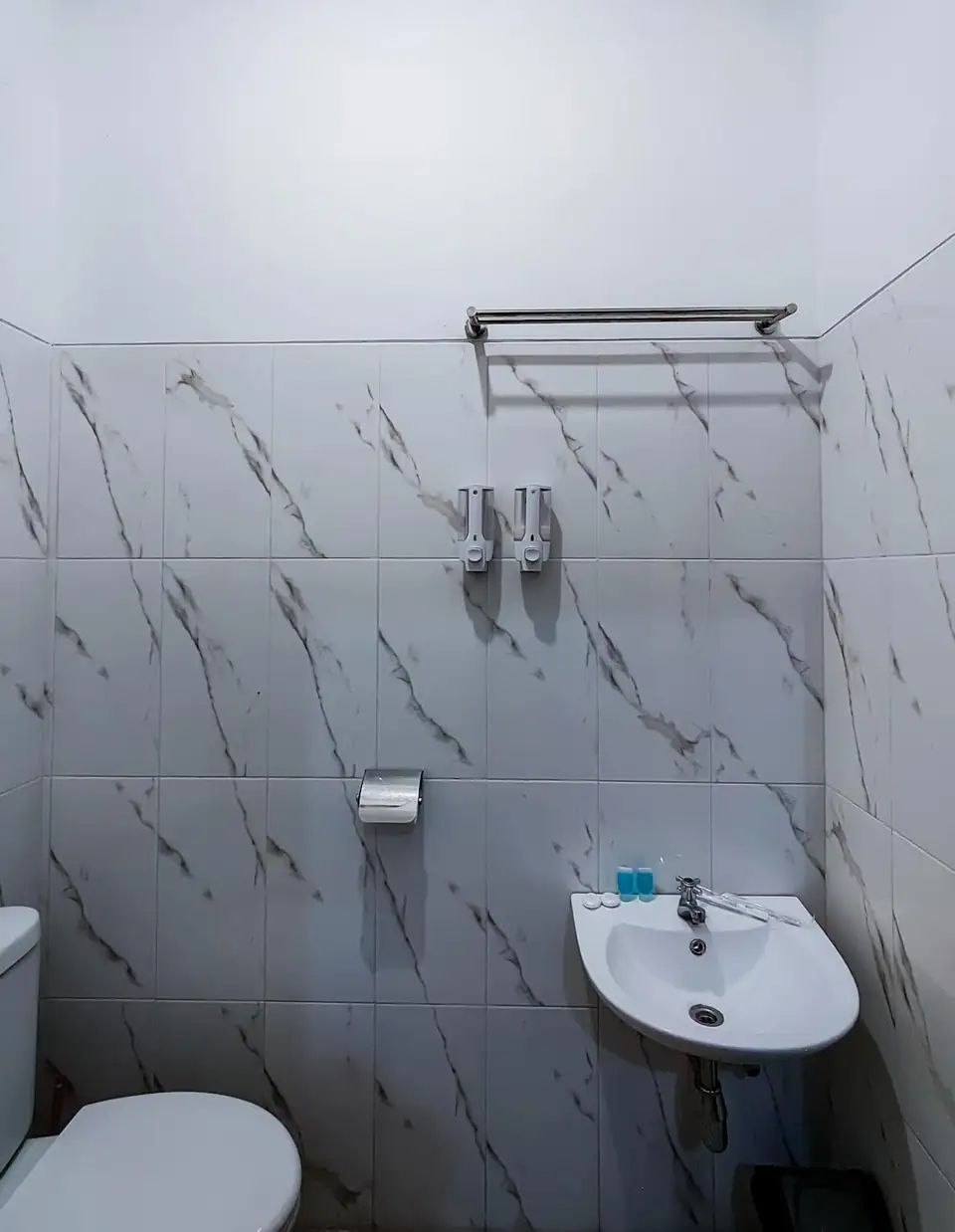 Homestay dwi prasetyo - Deluxe Room (2 Adults + 1 Child) — foto 2