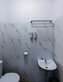 Homestay dwi prasetyo - Deluxe Room (2 Adults + 1 Child) — foto 5