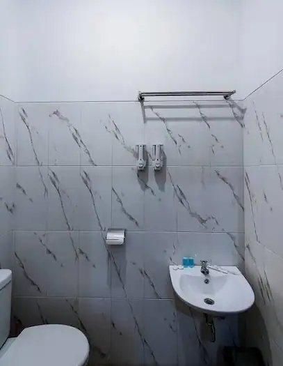 Homestay dwi prasetyo - Deluxe Room (2 Adults + 1 Child) — foto 3