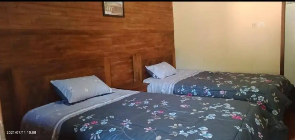Homestay Riyono - Double Room with Private Bathroom