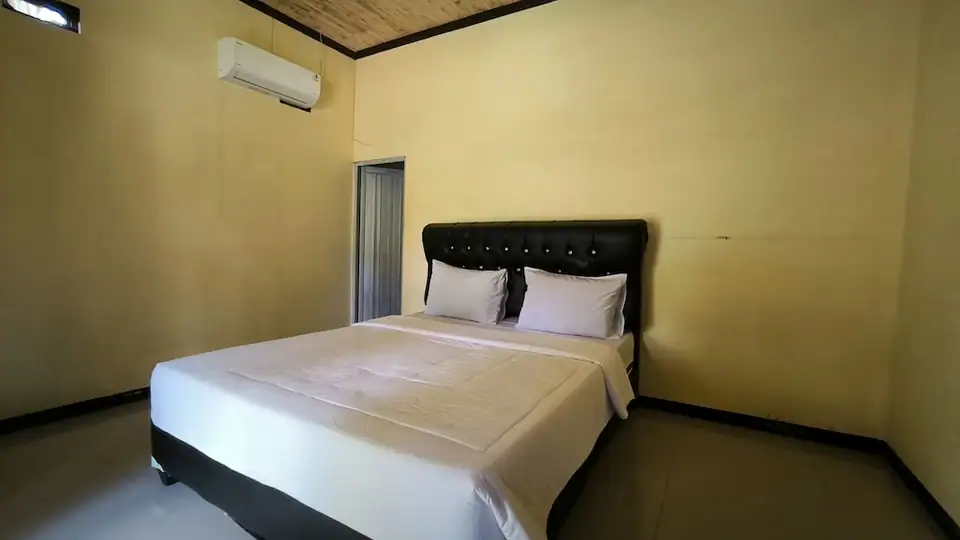 Villa Setumbu powered by Cocotel - Standard Double Room — foto 5