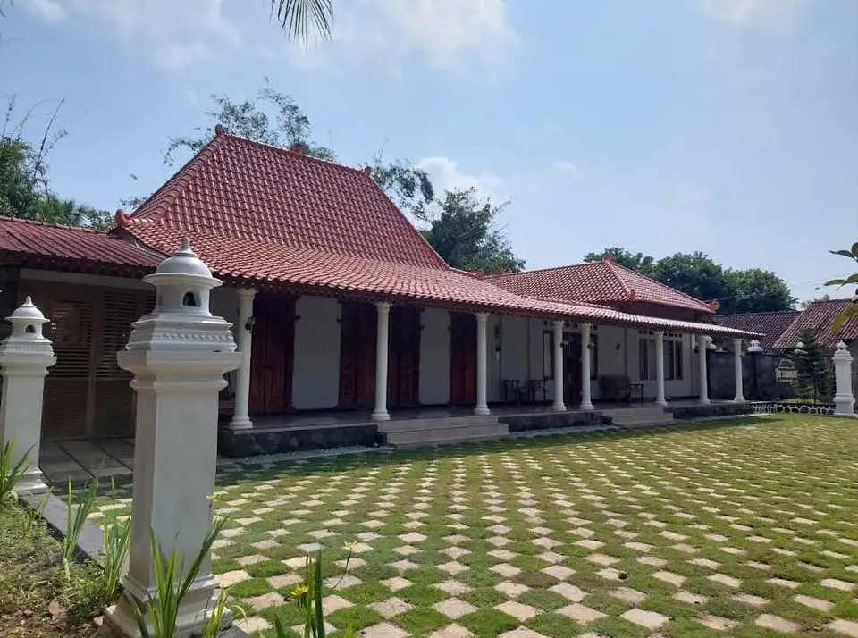 The Limasan riverside homestay