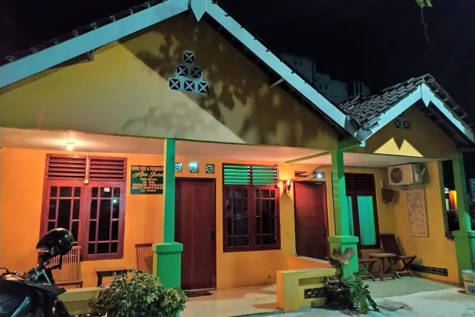 Penginapan Ana Indah - King Room — foto 2