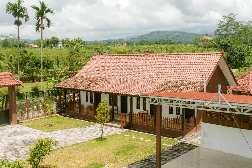 Omah Ulin - Family Room