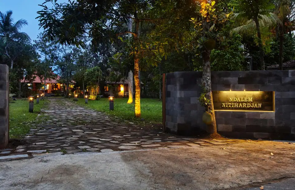 NDALEM NITIHARDJAN - Bungalow — foto 3