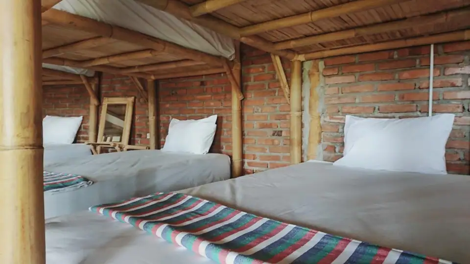 Balkondes Kembanglimus - Mixed Dormitory Room