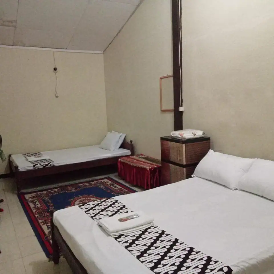 Homestay Bu Enik Borobudur by BToC - Double Room with Fan — foto 4