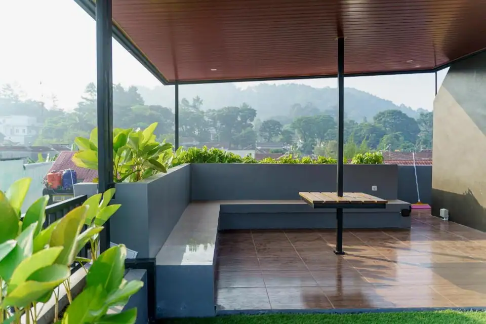 Griya Saka Magelang - Deluxe Double Room (2 Adults + 1 Child) — foto 3