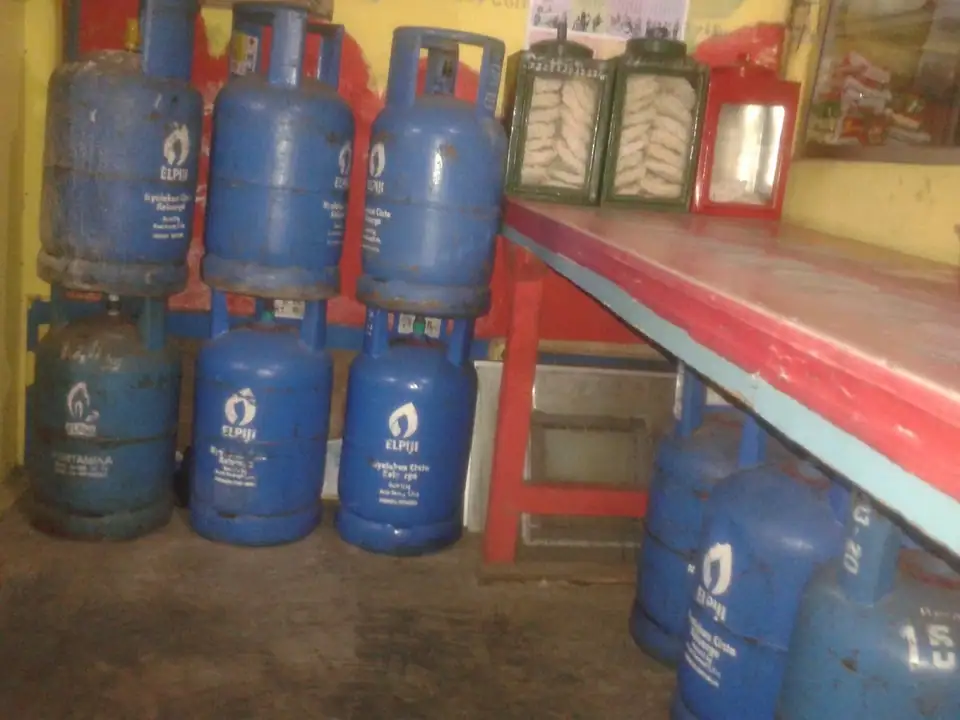 Depot Air Minum Isi Ulang - SPLAZZ - Gerai 6 — foto 5