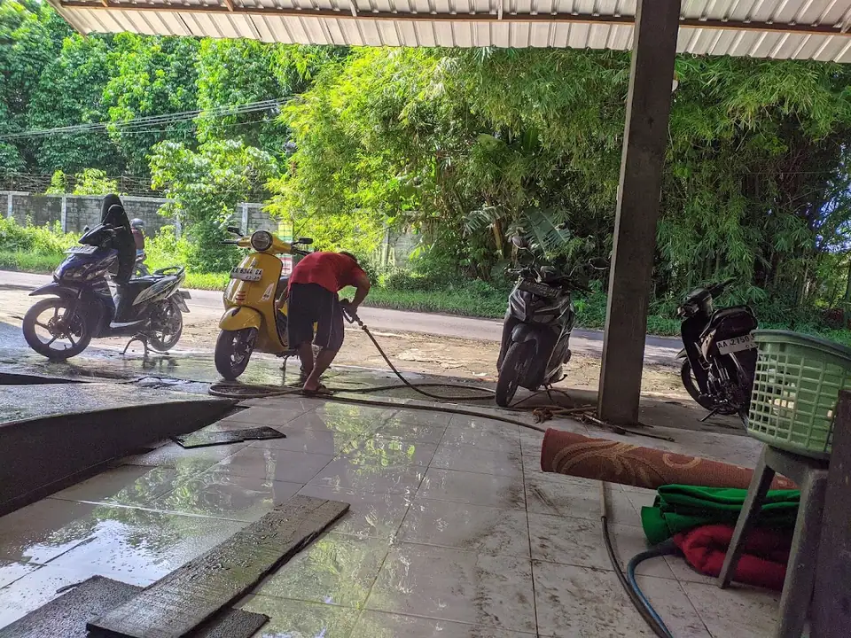 CUCI MOBIL MOTOR DAN KARPET OVRLNDR