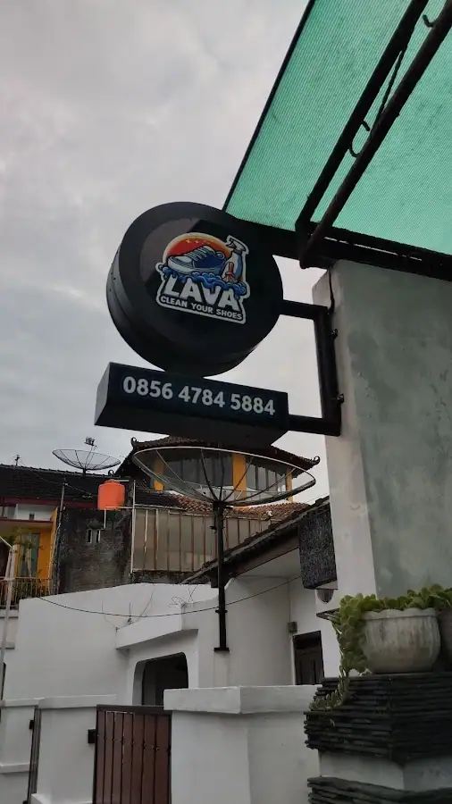 Healthy Shoes Store (Cuci Sepatu Magelang) — foto 5