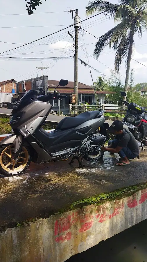 Cucian motor dan karpet