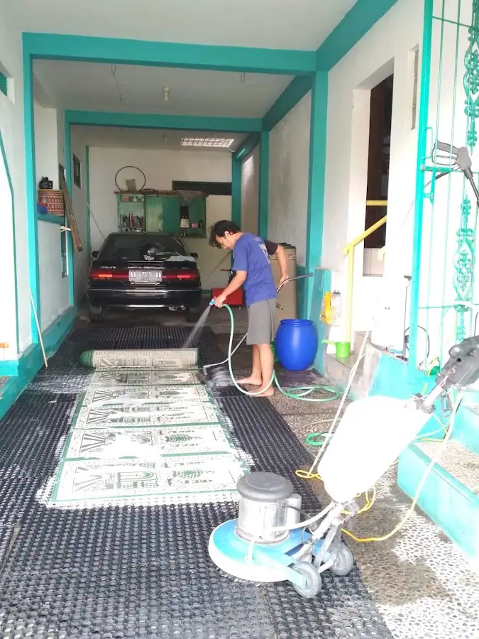Qonitah Wash Express (Jagonya Cuci Segala Macam Barang Anda) — foto 2