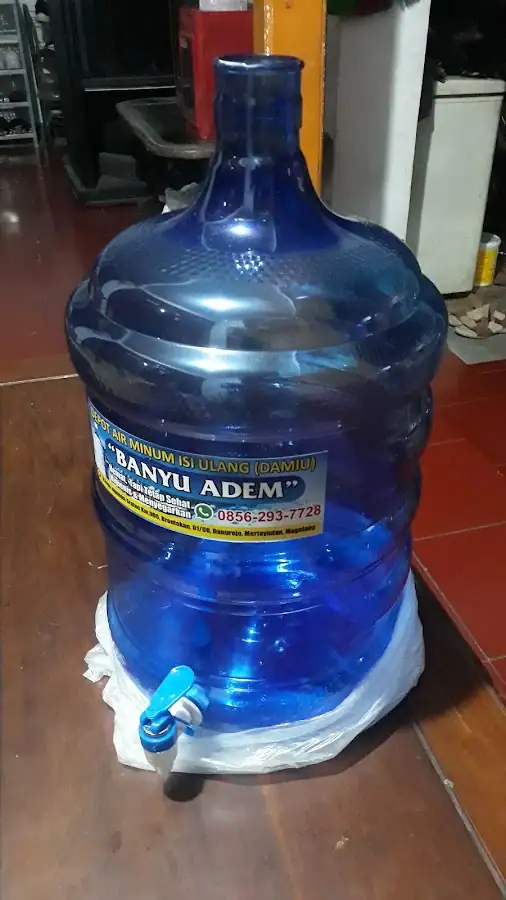 Depot air minum isi ulang tirta"Banyu Adem"