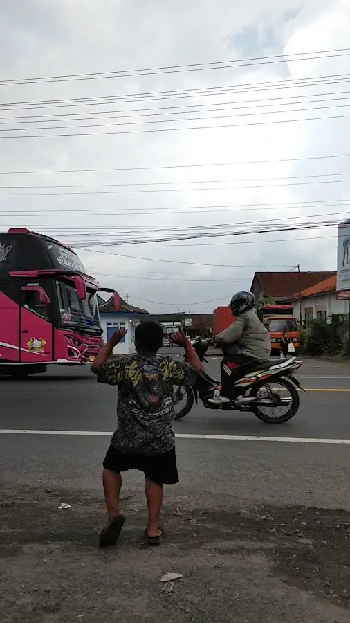 Risqua Depot Isi Ulang Air Mineral — foto 2