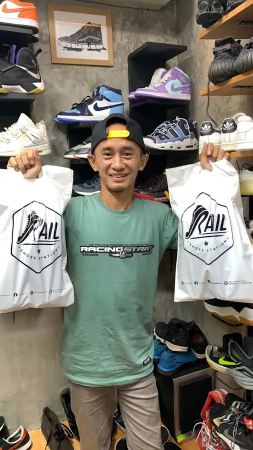 Frontline Shoes Cleaning (Cuci Sepatu Magelang) — foto 4