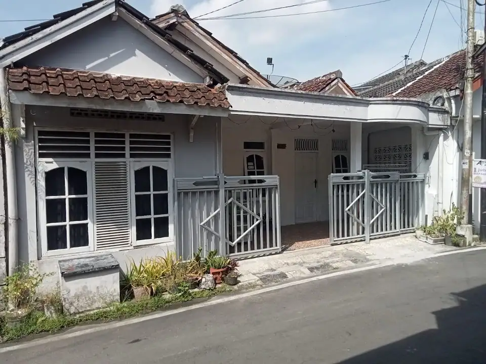 Kost Putri Magelang di Jambewangi Indah 2 Magelang deket dengan Kampus Untid Sidotopo dan Rsj Kota Magelang
