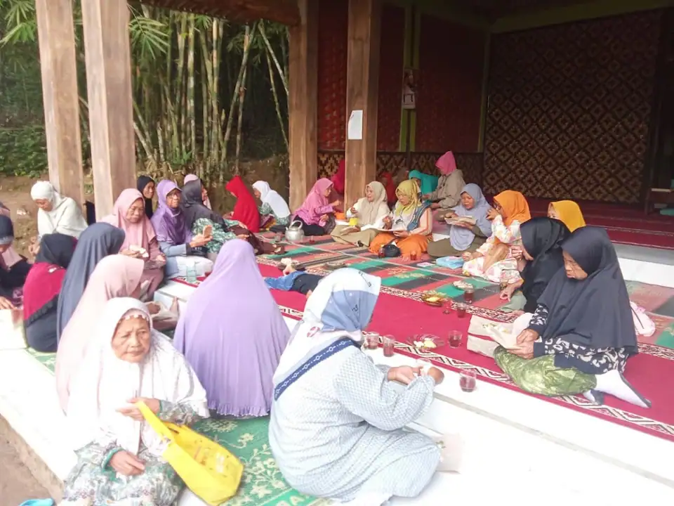 Kos bu ayuk — foto 3