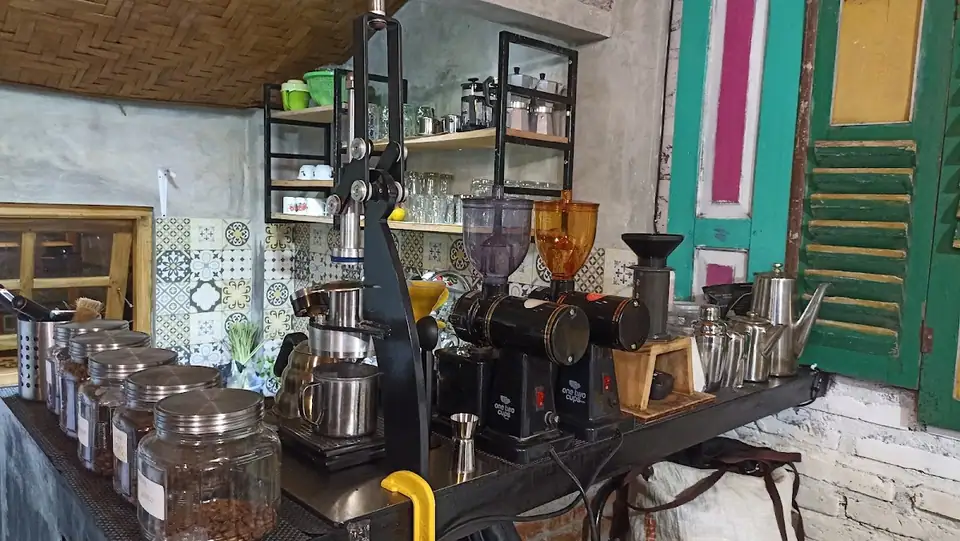 KOS (Kedai Oemah soetan) — foto 2