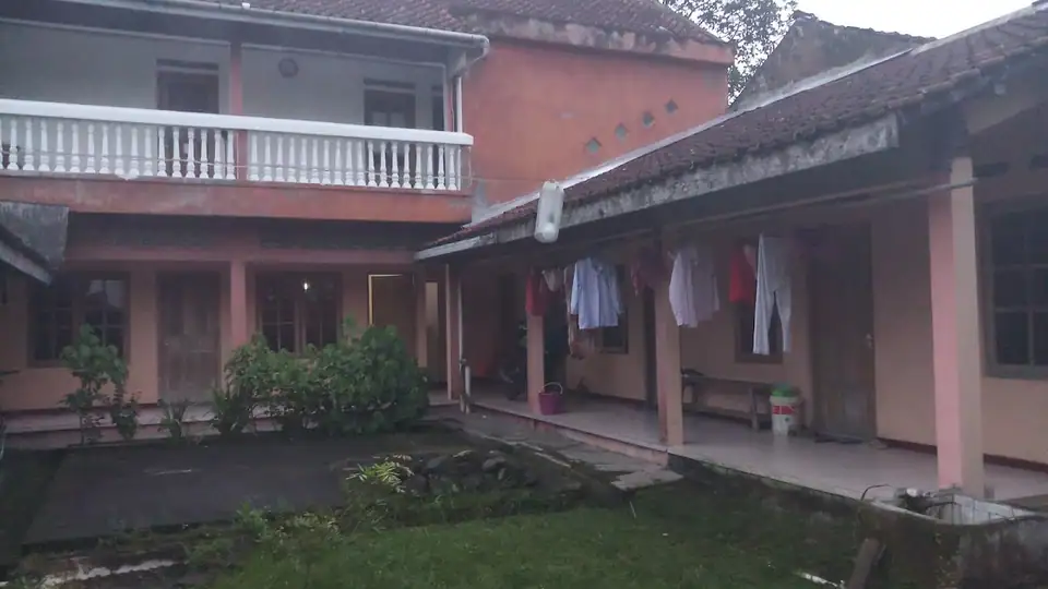 Kos Putri Kutilang