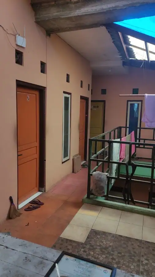 Kost Bu Endang (Depan SMP 9 Magelang) — foto 3