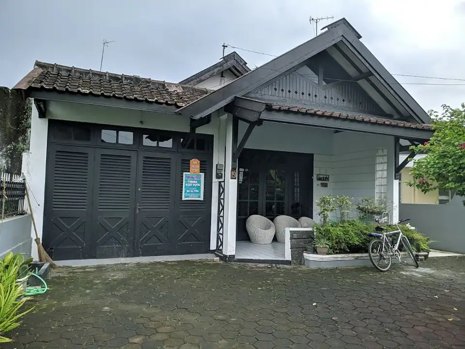 Kost Bu Endang (Depan SMP 9 Magelang)