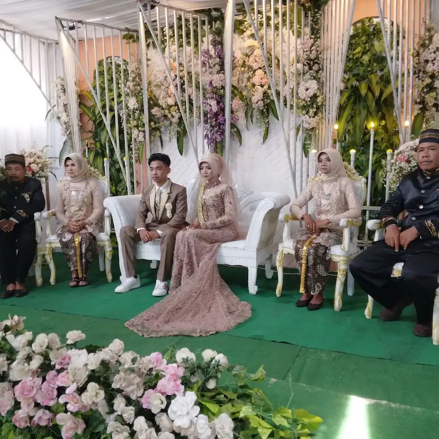 Kost Seneng
