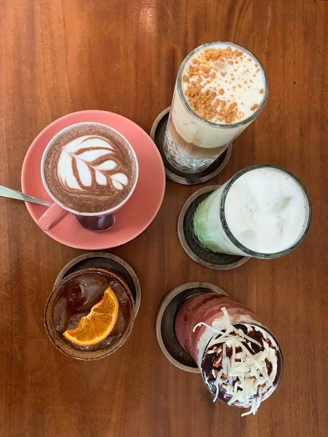 Lokal Folk Cafe Magelang · Pahlawan No.100 — foto 2