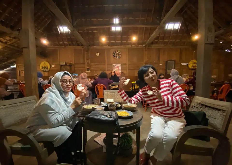 LAOBAN KOPITIAM MAGELANG · Pemuda No.22 — foto 3