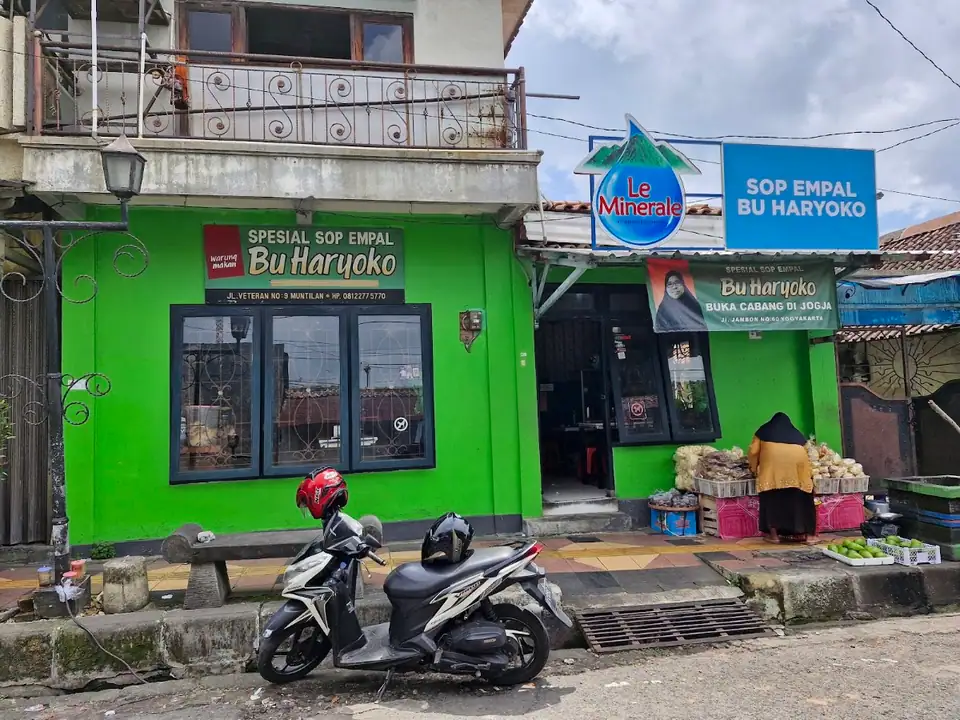 Sop Empal Bu Haryoko — foto 2
