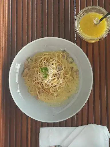 Sora Coworking Space Coffee & Eatery · Ahmad Yani No.177 — foto 2