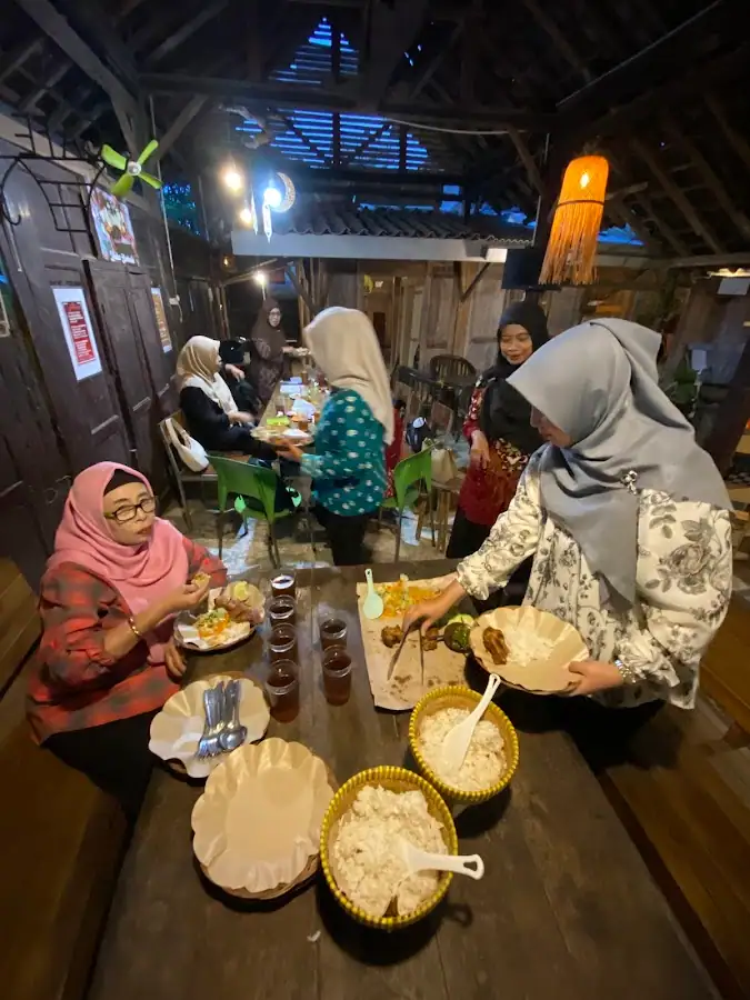 Waroeng Kemboelan — foto 4