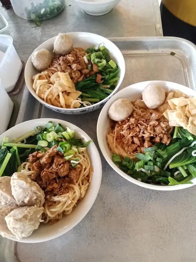 Mi Ayam & Baso Urat "Pak Bakrin" — foto 4