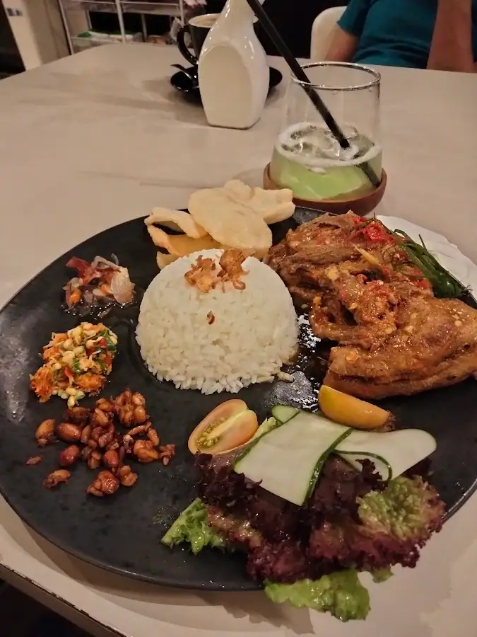 MAZA coffee & resto · Raya Semarang - Yogyakar — foto 2