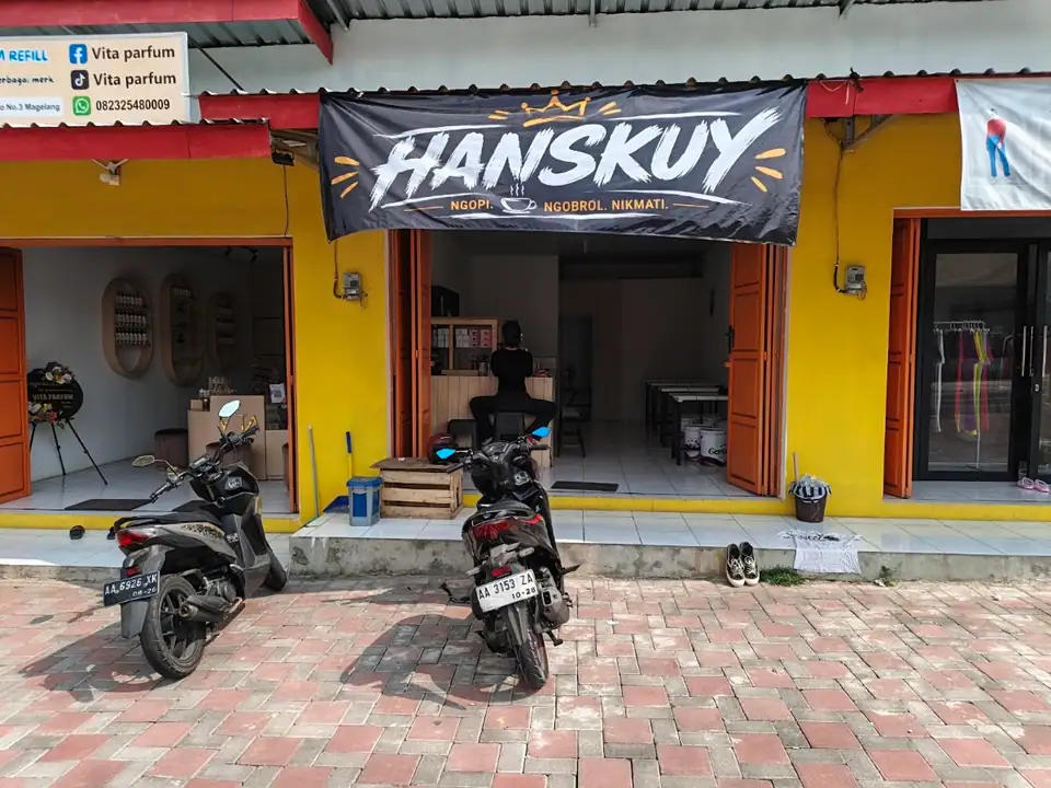 Garasi Kumbawali Coffee and Eatery Magelang · Paingan — foto 2