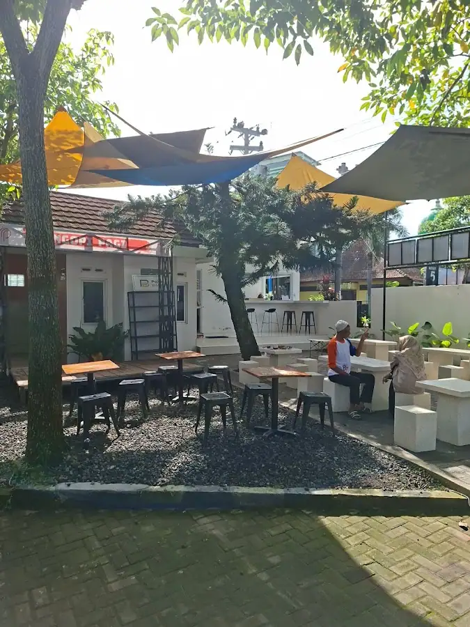 Merah putih coffee and eatery