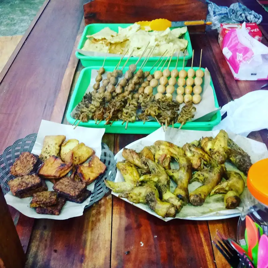 angkringan malam selogender bob dhi — foto 5