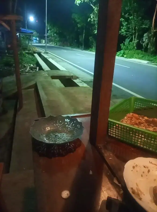 Angkringan Tengah Desa — foto 2