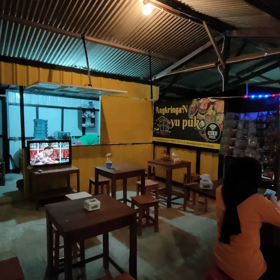 Angkringan Soto Yu Puk — foto 2