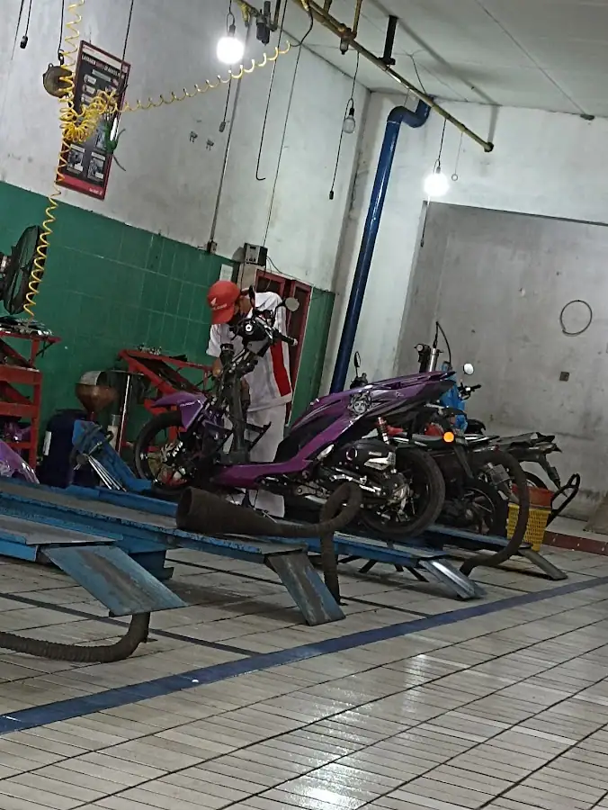Astra Motor Grabag — foto 5