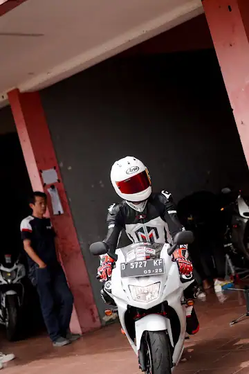 Terdekat MOTORENT — foto 2
